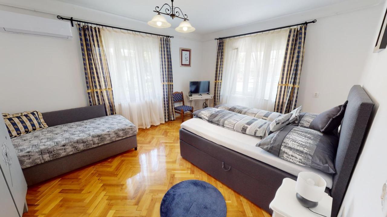 Family Apartman 미슈콜츠 외부 사진