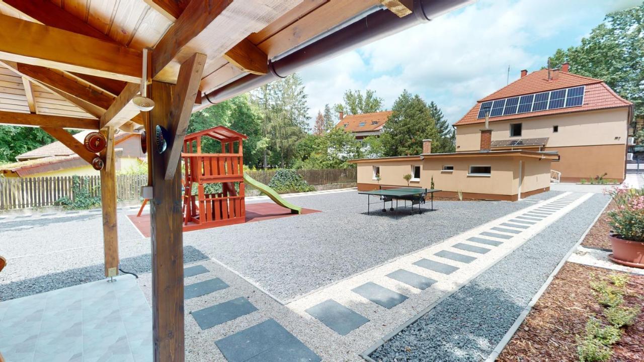 Family Apartman 미슈콜츠 외부 사진