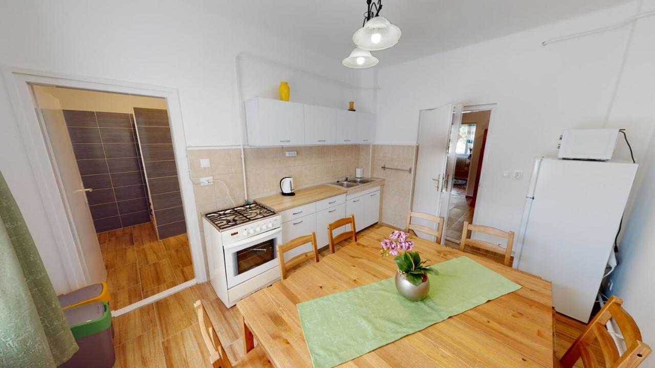 Family Apartman 미슈콜츠 외부 사진