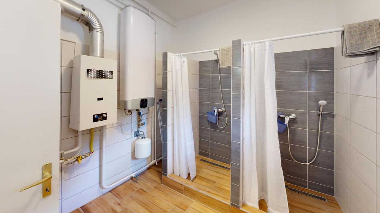 Family Apartman 미슈콜츠 외부 사진