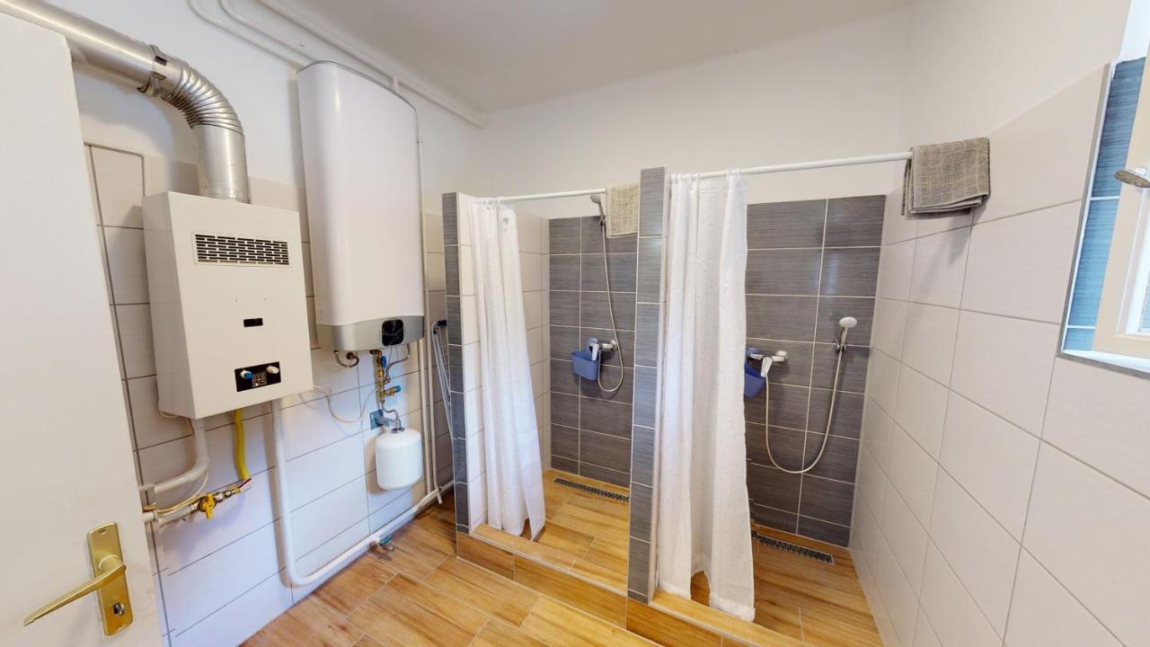 Family Apartman 미슈콜츠 외부 사진