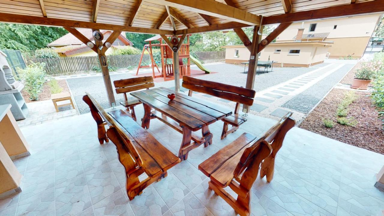 Family Apartman 미슈콜츠 외부 사진